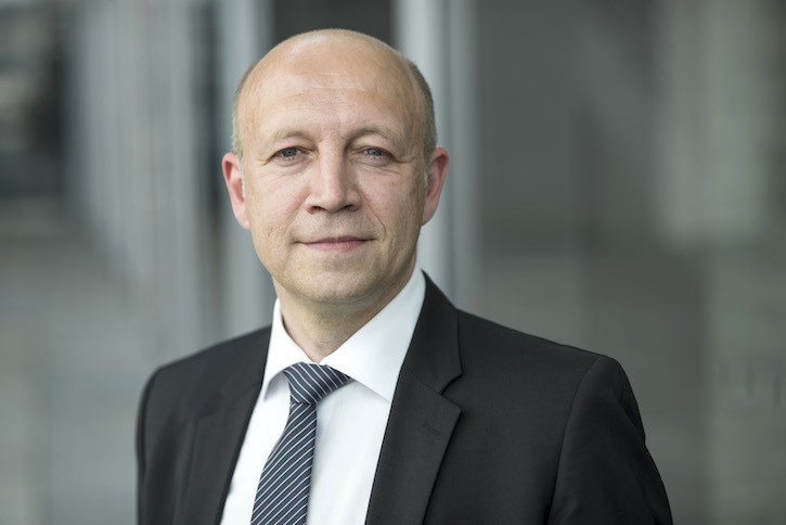 Andreas Kuhlmann , Vorsitzender der GeschaeftsfŸhrung der Deutschen Energie-Agentur GmbH dena in Berlin am 29.06.2015 . Wirtschaft Portrait Portraet PortrŠt . [ copyright by: Marc-Steffen Unger Tel: 01715353875 ] [#0,26,121#]